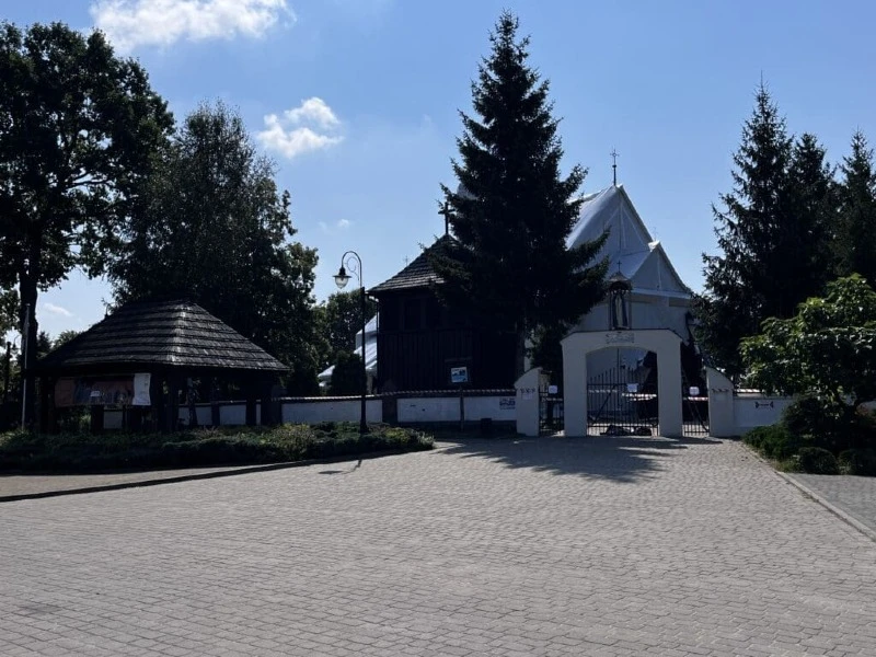 Parafia w Wilkowyjach to tak naprawdę Kości&oacute;ł Parafialny św. Wojciecha i Mikołaja w Jeruzalu