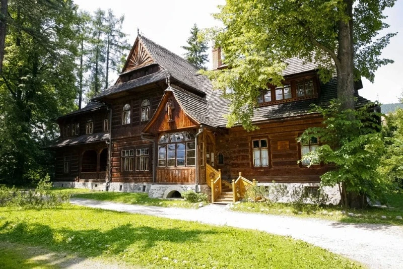 W Willi Koliba znajduje się Muzeum Stylu Zakopiańskiego im. Stanisława Witkiewicza