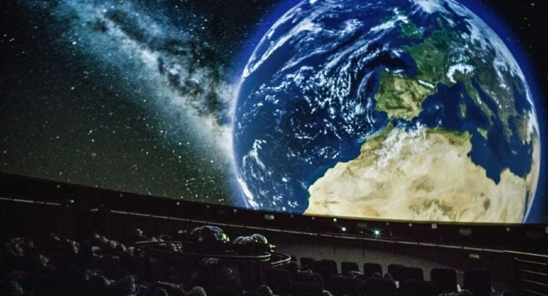 Pokaz w Planetarium /Fot. Adam Kozak/CC BY-SA