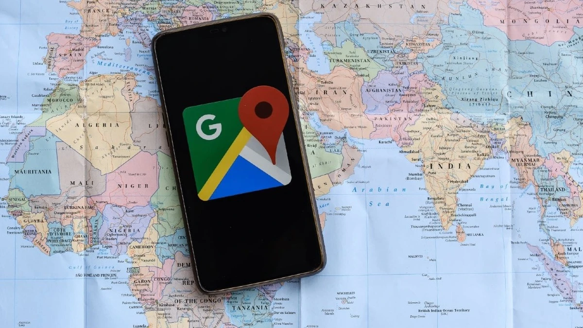 Google Maps na wakacjach. Jak maksymalnie wykorzystać aplikację podczas urlopu?