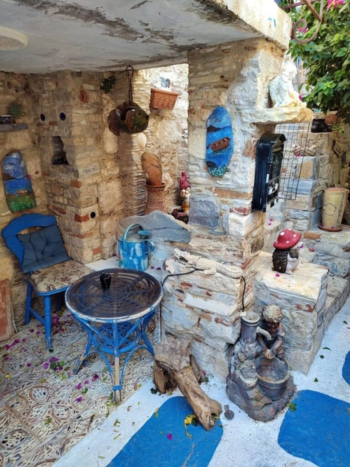 Niebieska ulica (Blue Street) na wyspie Samos